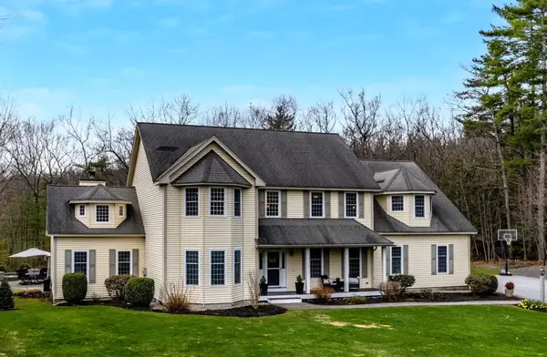 70 Greenmeadow Lane, Bedford, NH 03110