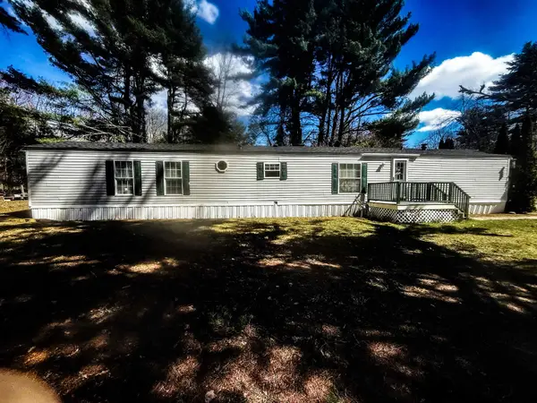 22 Wayne Drive, Derry, NH 03038