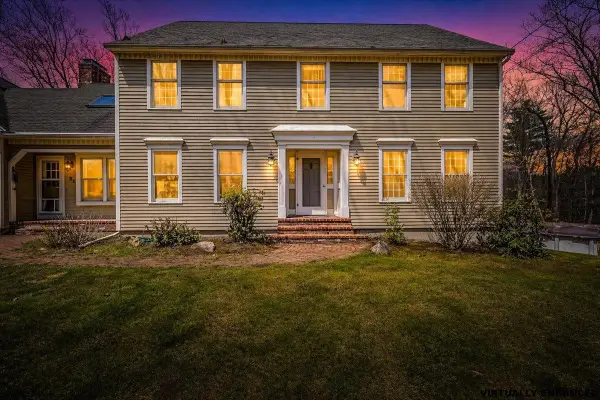 31 Boxwood Road, Bedford, NH 03110