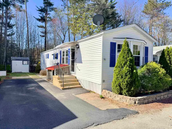 41 Thistle Way, Manchester, NH 03109