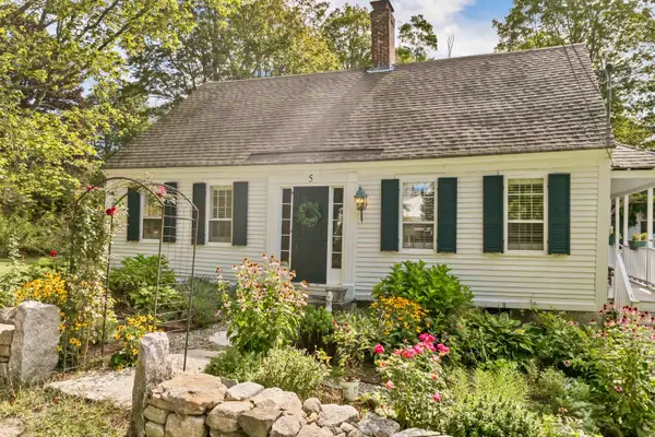 5 Trask Mountain Road, Wolfeboro, NH 03894