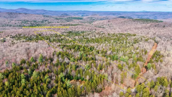 3 W Hill Drive, Readsboro, VT 05350