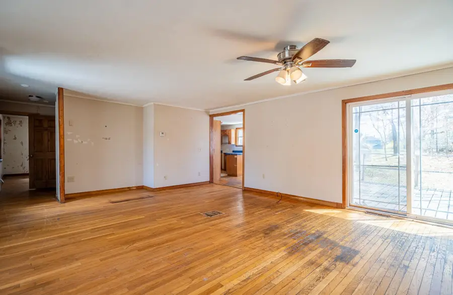 10 Beacon Street, Londonderry, NH 03053 - #3