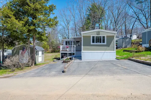 27 Ithica Lane, Newmarket, NH 03857