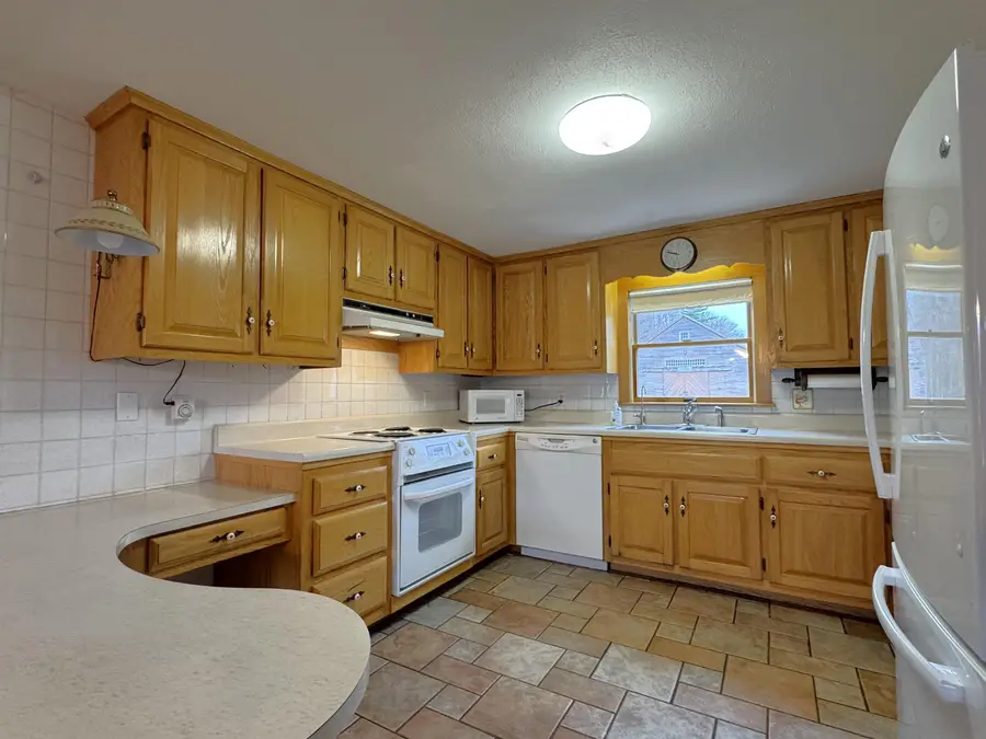 144 Main Street, Kingston, NH 03848 - #3