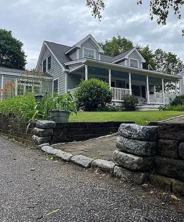 21 Leavitt Road, Hampton, NH 03842