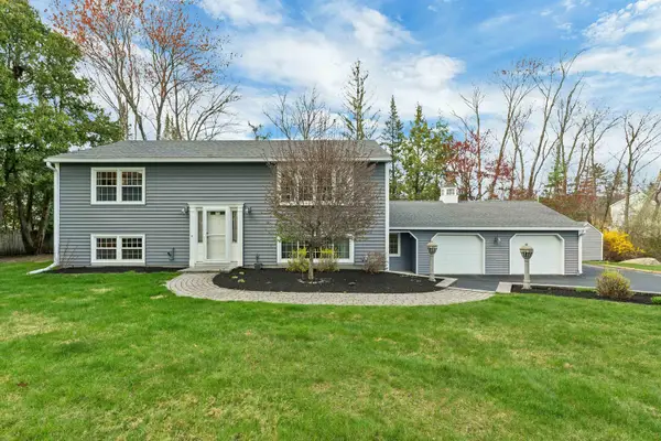 6 Castle Drive, Hooksett, NH 03106