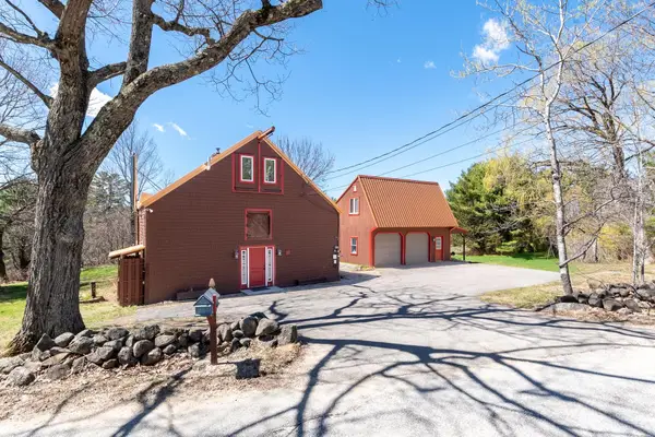 73 College Road, Center Harbor, NH 03226