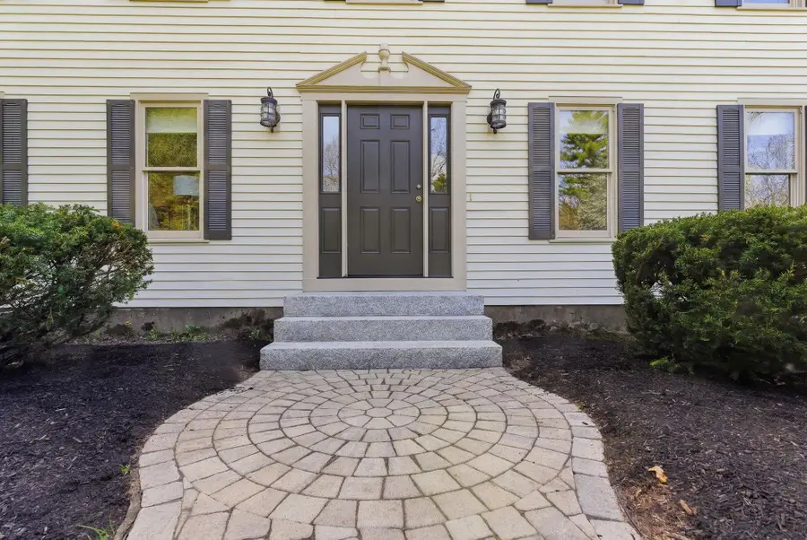25 Buttonwood Drive, Derry, NH 03038 - #3