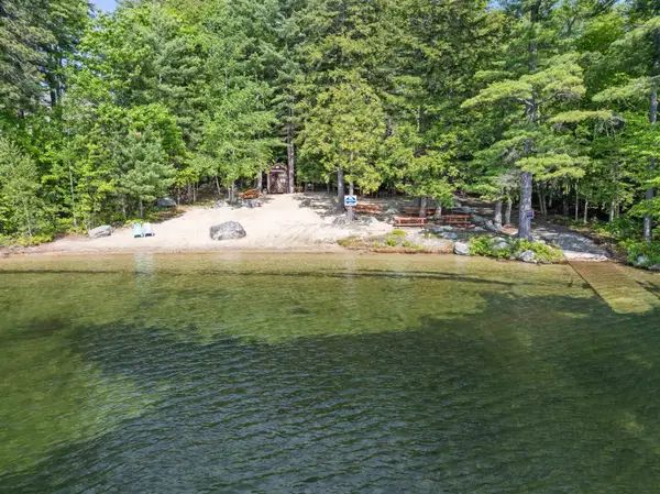 56 Old Hubbard Road, Meredith, NH 03253