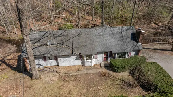 226 Amesbury Road, Kensington, NH 03833