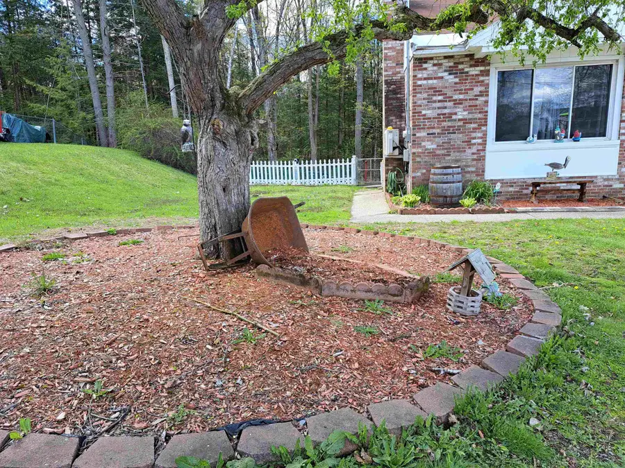 13 Acer Heights, Claremont, NH 03743 - #3