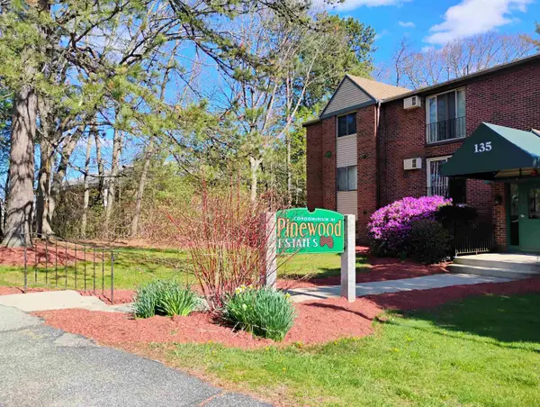 133 ENGLISH VILLAGE Road #303, Manchester, NH 03102