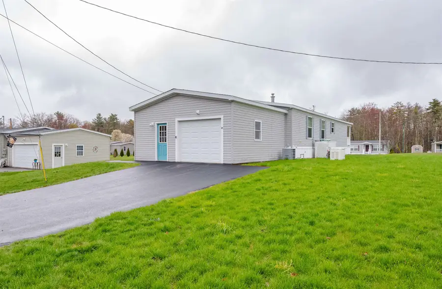 31 Meredith Drive, Hampstead, NH 03841 - #3