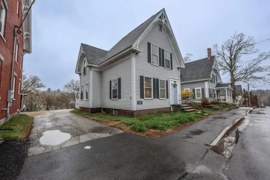 14 Chestnut Street, Pittsfield, NH 03263 - #2