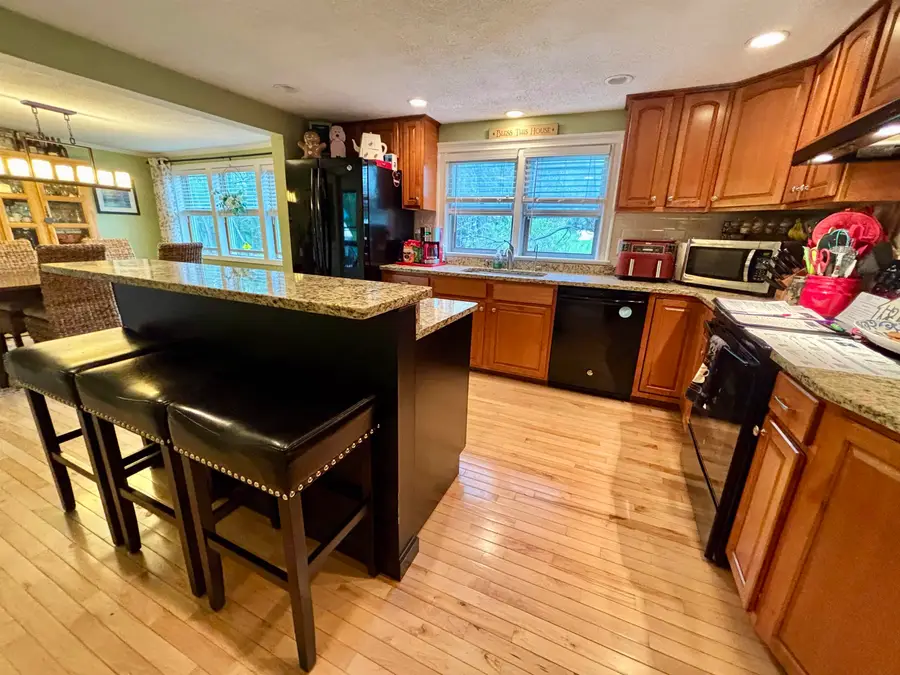23 Jericho Road, Pelham, NH 03076-3613 - #3