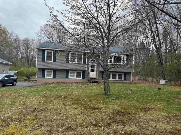 12 Watson Hill Road, Raymond, NH 03077