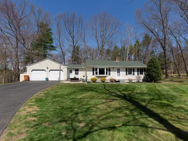 8 Laurel Lane, Stratham, NH 03885