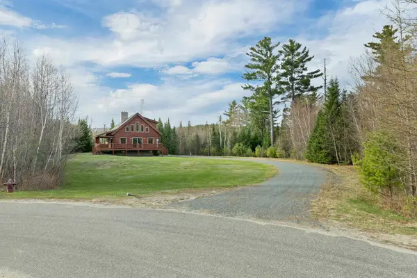 72 Black Bear Road, Carroll, NH 03595