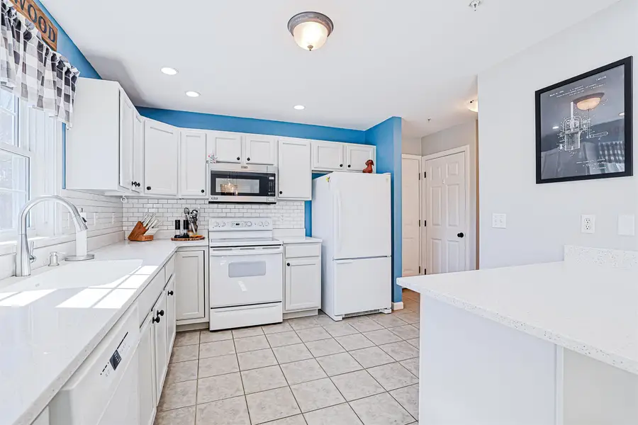 8 Windsor Lane, Brentwood, NH 03833 - #3