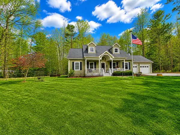 9 Clover Lane, Newport City, VT 05855