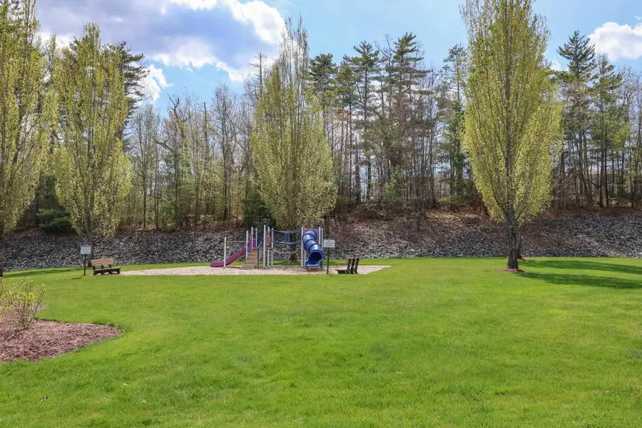 18 Crestview Circle #207, Londonderry, NH 03053 - #3