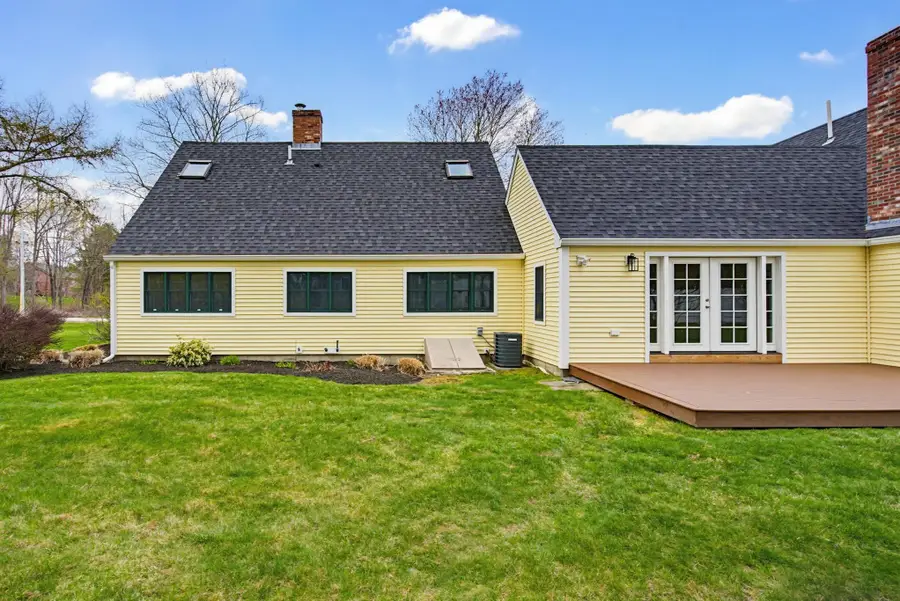 6 Fifield Lane #A, Stratham, NH 03885 - #3