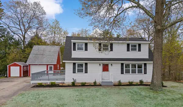 12 Hemlock Street, Hudson, NH 03051