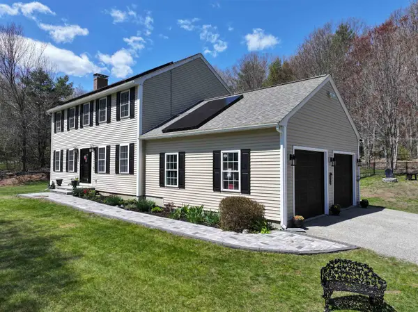 118 Harriman Hill Road, Raymond, NH 03077
