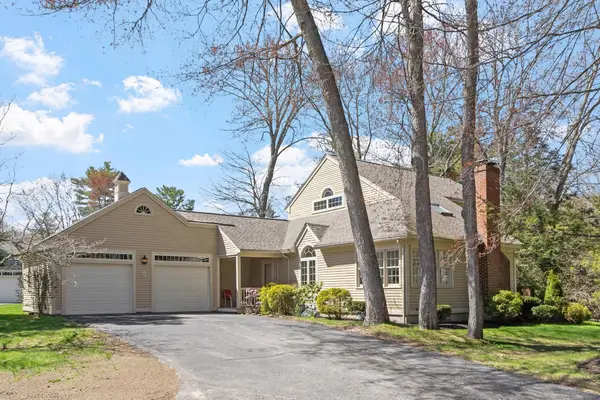 21 Peninsula Drive, Stratham, NH 03885