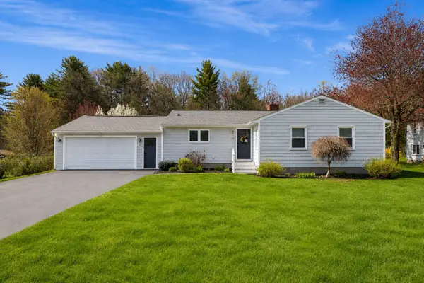 12 Hobbs Road, North Hampton, NH 03862