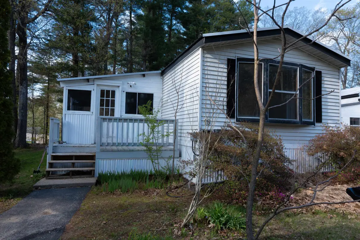 18 Bangor Street, Nashua, NH 03063 - #1