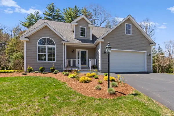 28 Green Vale Drive, Stratham, NH 03885