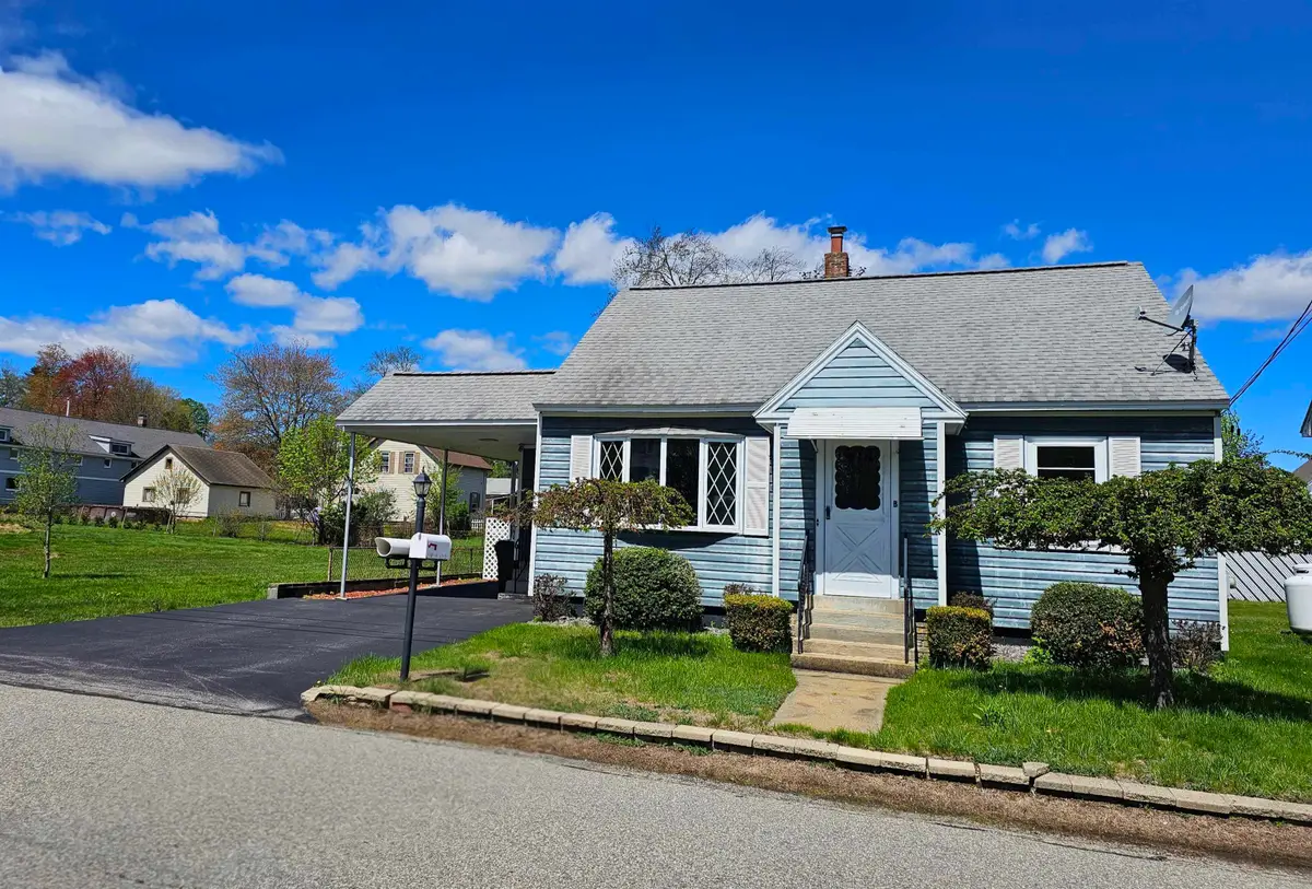 8 Foch Street, Goffstown, NH 03045 - #1