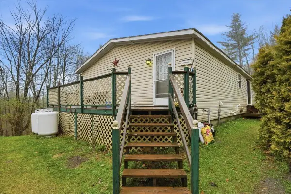 3348 Severance Hill Road, St. Johnsbury, VT 05819