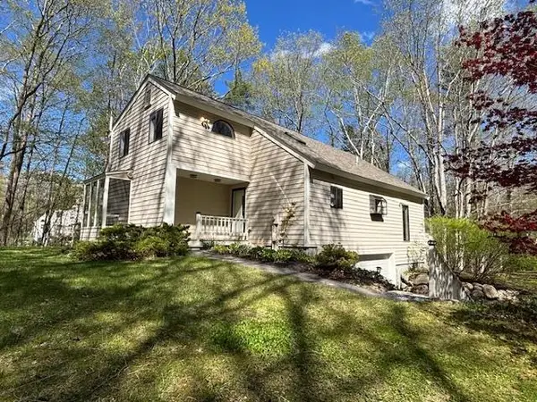 143 Harper Ridge Road, Hampstead, NH 03826