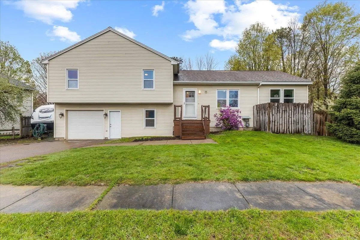 6 Doon Way, Essex Junction, VT 05452 - #1