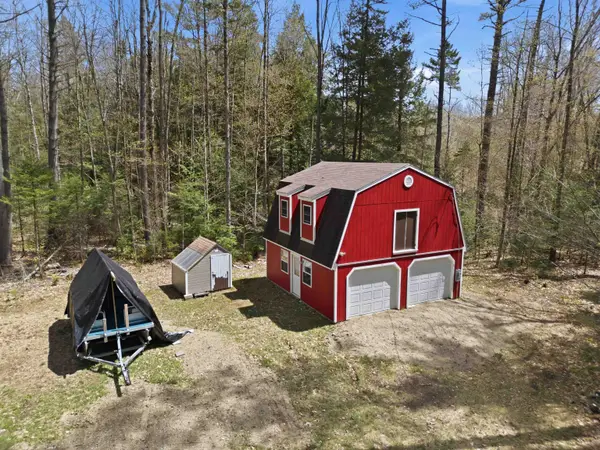 166 Kilton Pond Road, Grafton, NH 03240