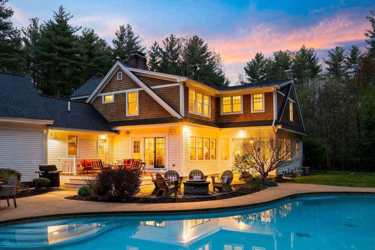 15 Wiggin Way, Stratham, NH 03885 - #1