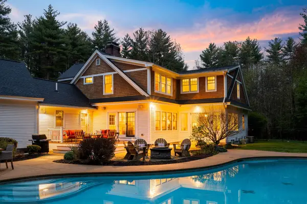 15 Wiggin Way, Stratham, NH 03885
