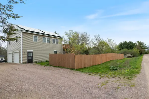 7 Sloop Road, Grand Isle, VT 05458