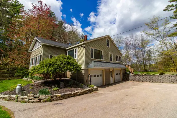 60 Robinson Road, Hudson, NH 03051
