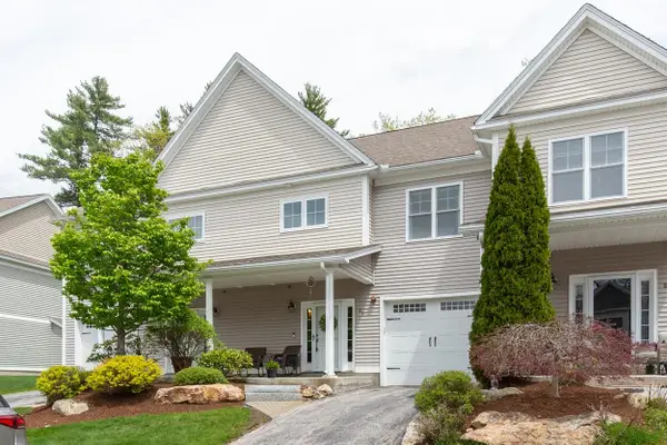 89 Woodview Way, Manchester, NH 03102