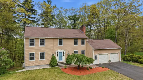 4 Royal Court, Merrimack, NH 03054
