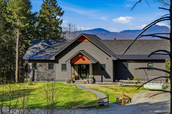 545 Stagecoach Lane, Waterbury, VT 05677