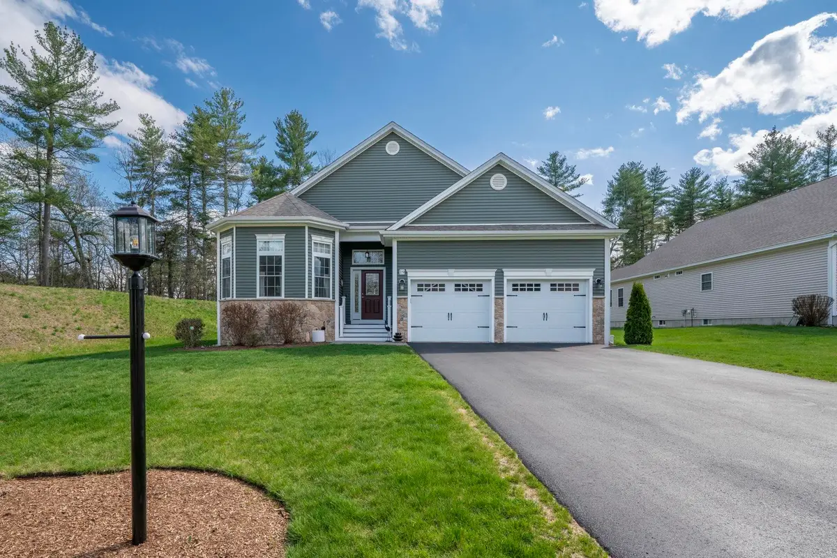 19 Pumpkin Patch Way, Londonderry, NH 03053 - #1