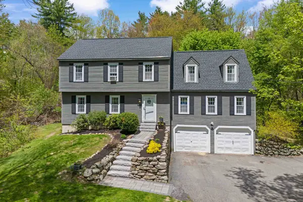 23 Hitching Post Lane, Bedford, NH 03110