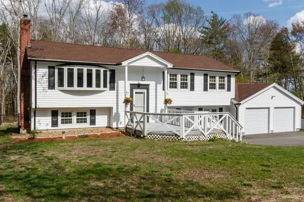11 Mathew Drive, Merrimack, NH 03054