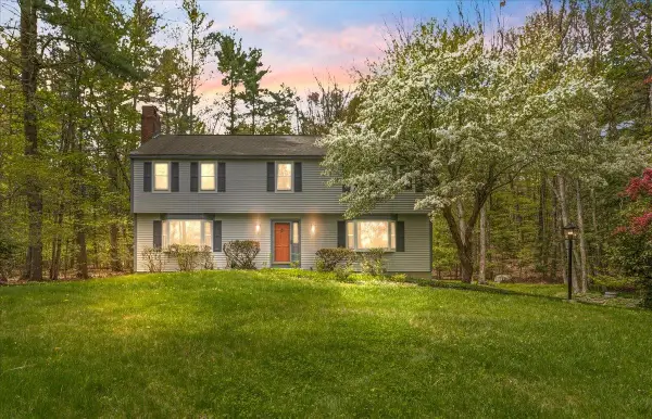 18 Winterberry Drive, Amherst, NH 03031