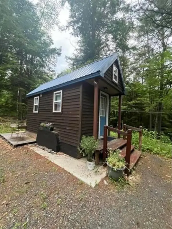 1 North Ridge Road, Rockingham, VT 05101